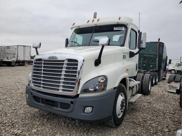 3AKBGDD50ESFY6822 - 2014 FREIGHTLINER CASCADIA 1 WHITE photo 2