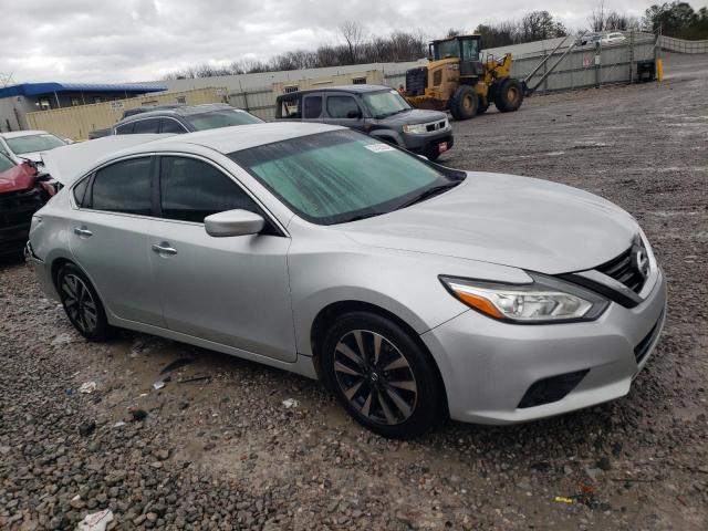 1N4AL3AP0HC265607 - 2017 NISSAN ALTIMA 2.5 SILVER photo 4