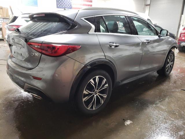 SJKCH5CR5HA030983 - 2017 INFINITI QX30 BASE GRAY photo 3