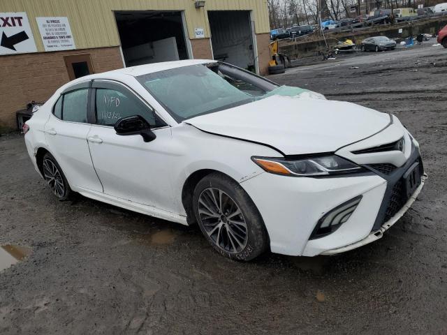 4T1B11HK5JU080158 - 2018 TOYOTA CAMRY L WHITE photo 4