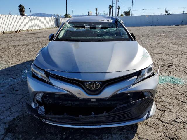 4T1L11AK4LU973391 - 2020 TOYOTA CAMRY LE SILVER photo 5