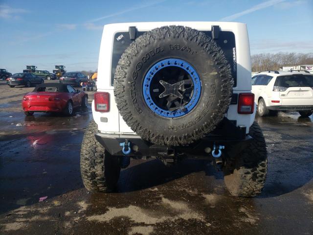 1C4HJWEGXGL144771 - 2016 JEEP WRANGLER U SAHARA WHITE photo 6