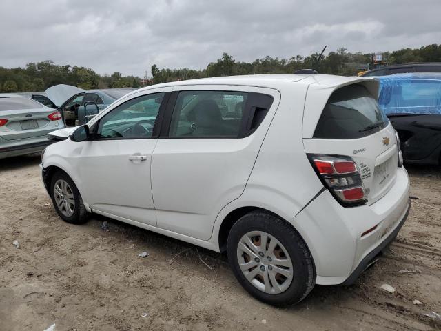 1G1JG6SG3H4144152 - 2017 CHEVROLET SONIC WHITE photo 2