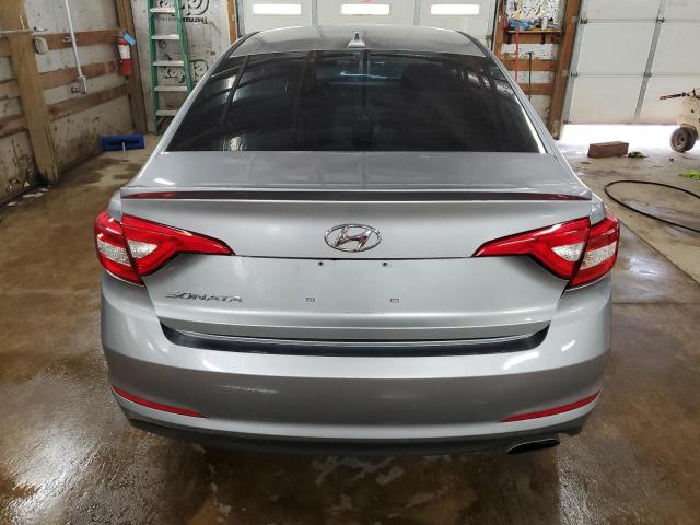 5NPE24AF0HH565986 - 2017 HYUNDAI SONATA SE SILVER photo 6