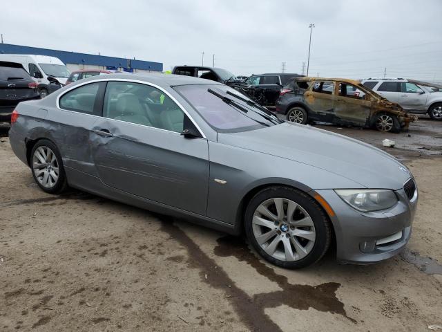 WBAKE3C58BE558328 - 2011 BMW 328 I GRAY photo 4