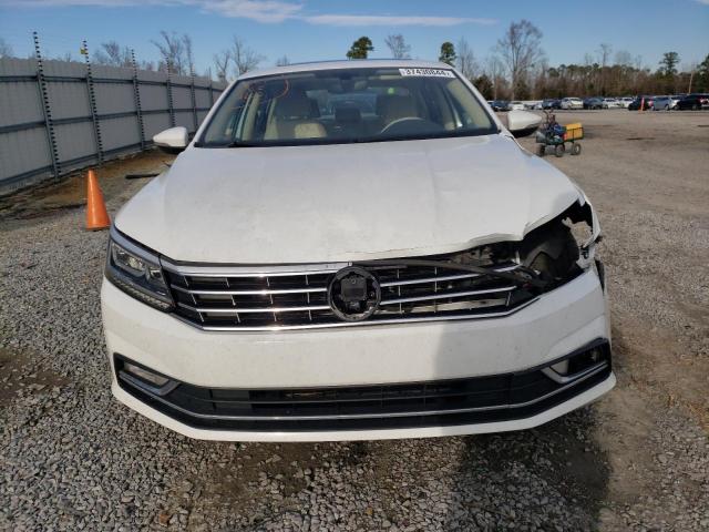 1VWBS7A33GC057464 - 2016 VOLKSWAGEN PASSAT SE WHITE photo 5