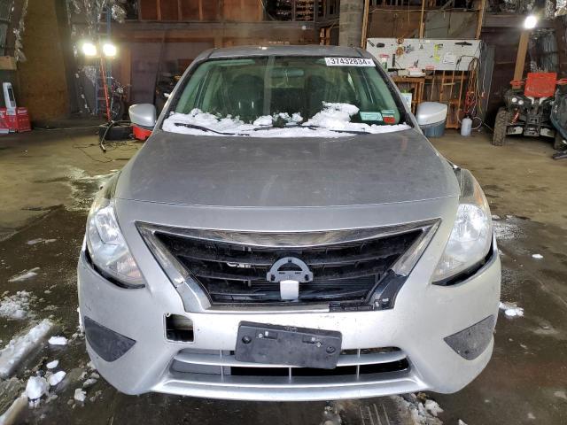 3N1CN7AP3KL822626 - 2019 NISSAN VERSA S SILVER photo 5