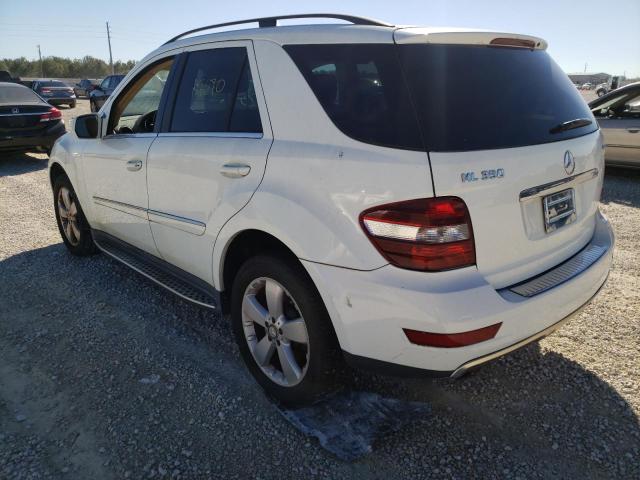 4JGBB8GB5AA572875 - 2010 MERCEDES-BENZ ML 350 4MATIC WHITE photo 2