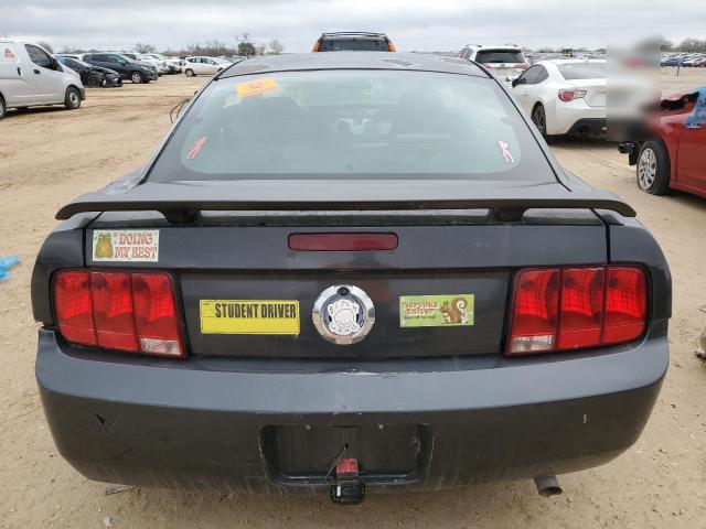 1ZVFT80N975257938 - 2007 FORD MUSTANG BLACK photo 6