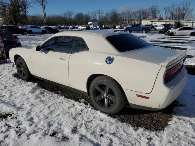 2B3CJ4DV1AH189960 - 2010 DODGE CHALLENGER SE WHITE photo 2