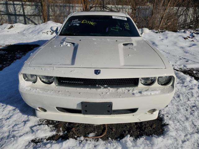 2B3CJ4DV1AH189960 - 2010 DODGE CHALLENGER SE WHITE photo 5