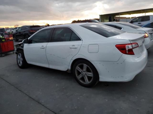 4T1BF1FK6DU643453 - 2013 TOYOTA CAMRY L WHITE photo 2