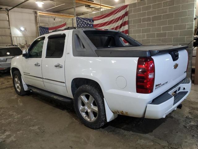 3GNTKGE34BG105567 - 2011 CHEVROLET AVALANCHE LTZ WHITE photo 2