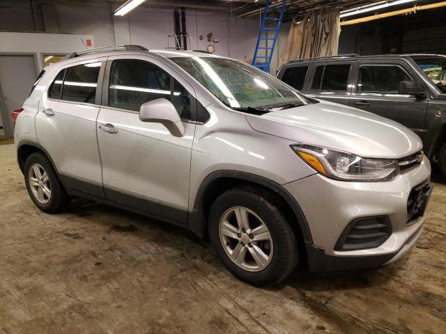 KL7CJLSB0LB033015 - 2020 CHEVROLET TRAX 1LT SILVER photo 4