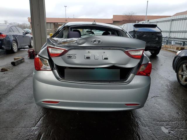 5NPEB4AC7DH692072 - 2013 HYUNDAI SONATA 4D GLS SILVER photo 6