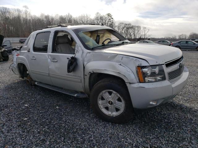 3GNMCFE0XDG150937 - 2013 CHEVROLET AVALANCHE LT SILVER photo 4