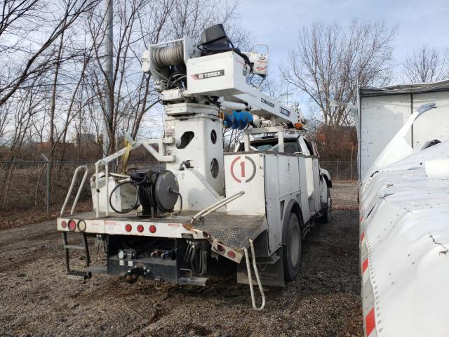 3FRXF7FK3FV704761 - 2015 FORD F750 SUPER DUTY WHITE photo 4