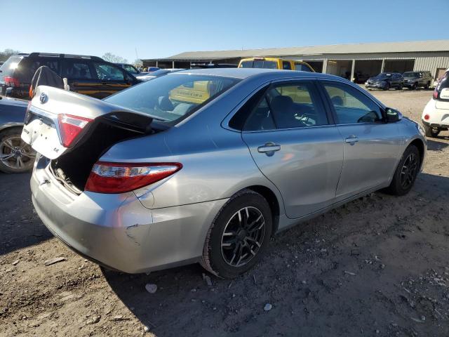 4T1BF1FKXFU021490 - 2015 TOYOTA CAMRY LE SILVER photo 3