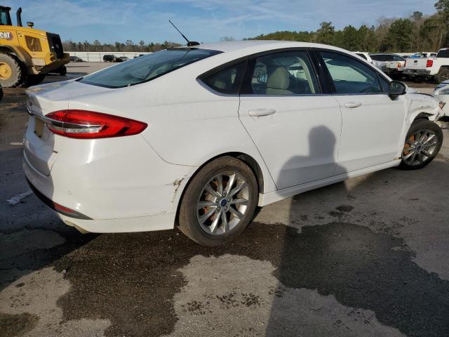 3FA6P0H77HR327911 - 2017 FORD FUSION SE WHITE photo 3