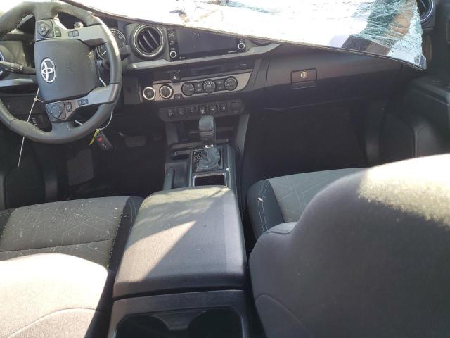 3TMCZ5AN5NM493009 - 2022 TOYOTA TACOMA DOUBLE CAB 银色 照片 8