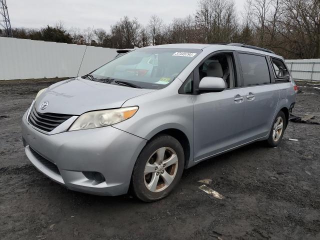 5TDKK3DC9BS078043 - 2011 TOYOTA SIENNA LE SILVER photo 1