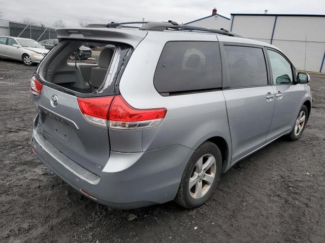 5TDKK3DC9BS078043 - 2011 TOYOTA SIENNA LE SILVER photo 3