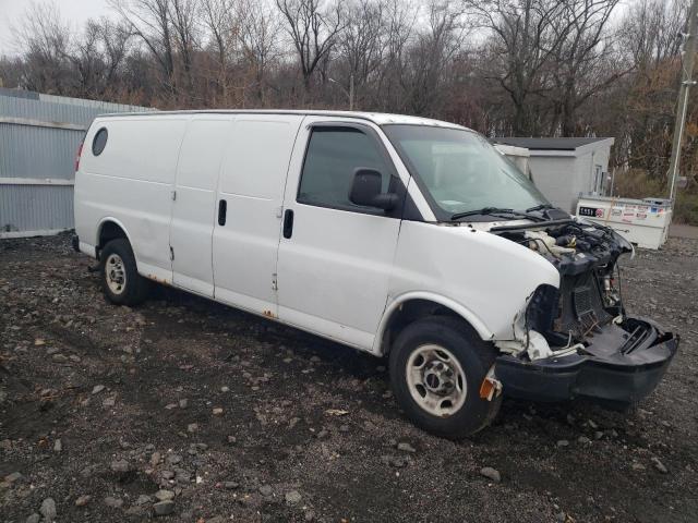 1GTGG29C381911898 - 2008 GMC SAVANA G2500 WHITE photo 4