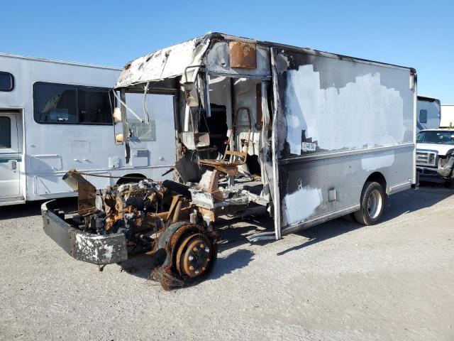 4UZA4FF49WC897635 - 1998 FREIGHTLINER CHASSIS M LINE WALK-IN VAN WHITE photo 1