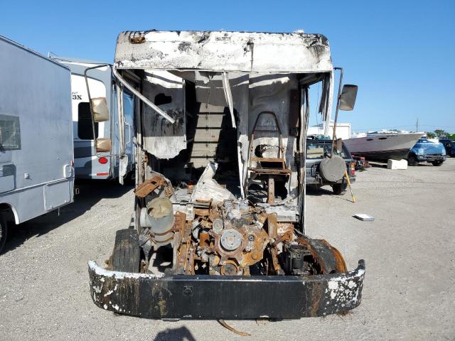 4UZA4FF49WC897635 - 1998 FREIGHTLINER CHASSIS M LINE WALK-IN VAN WHITE photo 5