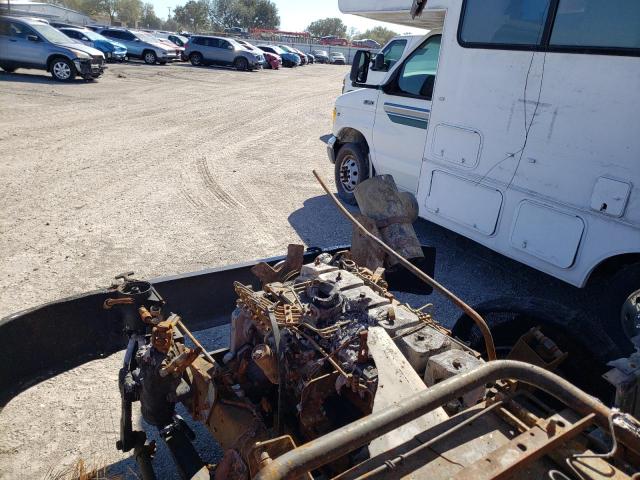 4UZA4FF49WC897635 - 1998 FREIGHTLINER CHASSIS M LINE WALK-IN VAN WHITE photo 8