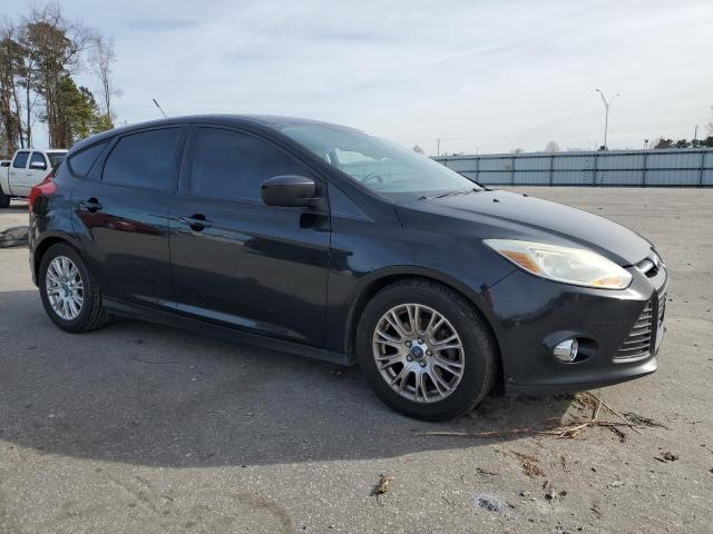 1FAHP3K28CL123231 - 2012 FORD FOCUS SE BLACK photo 4