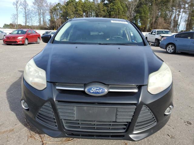 1FAHP3K28CL123231 - 2012 FORD FOCUS SE BLACK photo 5