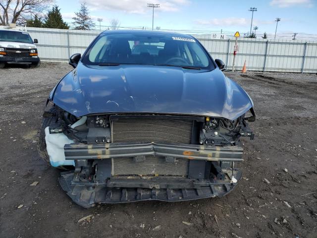 3FA6P0H79FR275288 - 2015 FORD FUSION SE GRAY photo 5