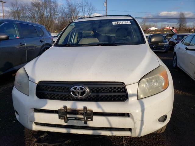 JTMBD33V686075509 - 2008 TOYOTA RAV4 WHITE photo 5