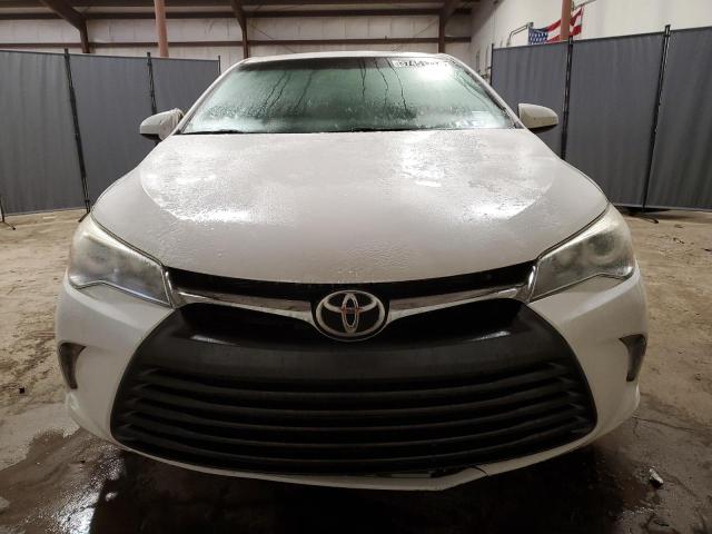 4T4BF1FK9FR455762 - 2015 TOYOTA CAMRY LE WHITE photo 5