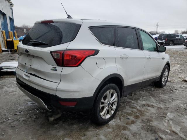 1FMCU9GDXKUC00986 - 2019 FORD ESCAPE SE WHITE photo 3