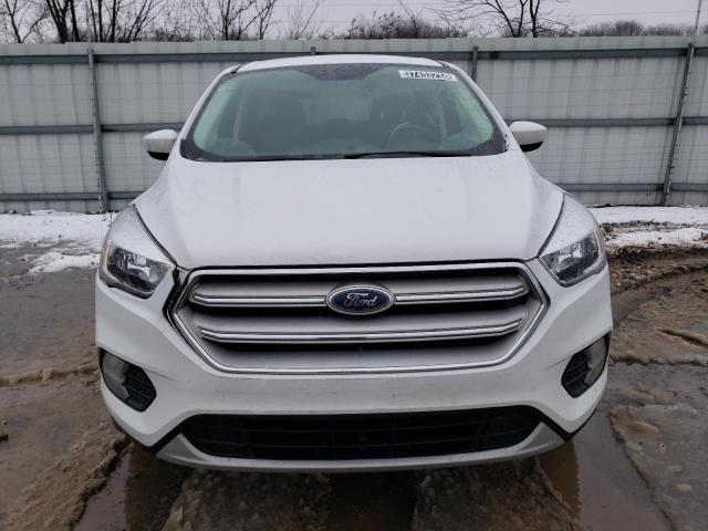 1FMCU9GDXKUC00986 - 2019 FORD ESCAPE SE WHITE photo 5