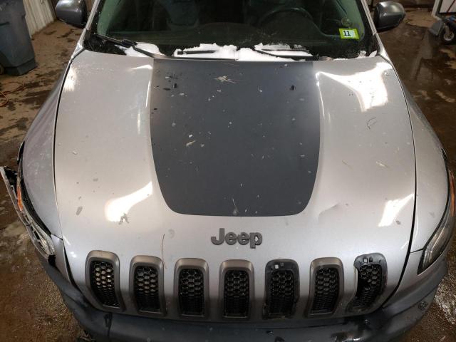 1C4PJMBS7HW632648 - 2017 JEEP CHEROKEE TRAILHAWK SILVER photo 12