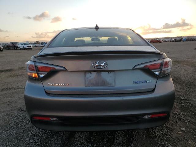 KMHE24L1XHA058548 - 2017 HYUNDAI SONATA HYBRID GRAY photo 6