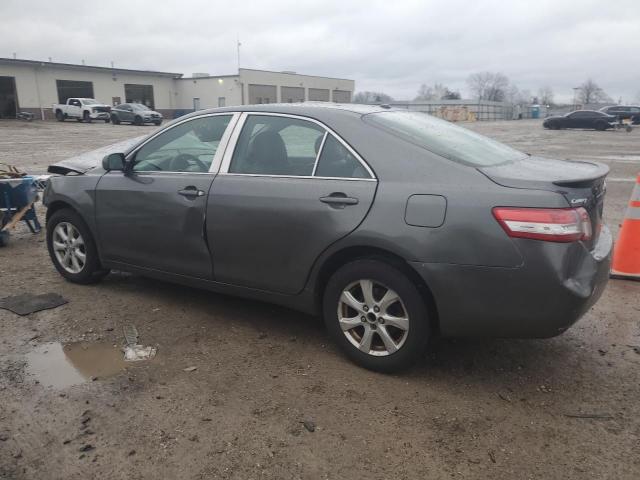 4T1BF3EK5BU774948 - 2011 TOYOTA CAMRY BASE GRAY photo 2