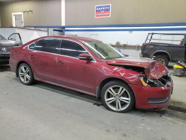 1VWBV7A39FC054168 - 2015 VOLKSWAGEN PASSAT SE RED photo 4