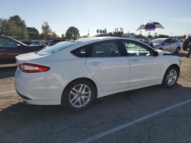 3FA6P0HR6DR279362 - 2013 FORD FUSION SE WHITE photo 3