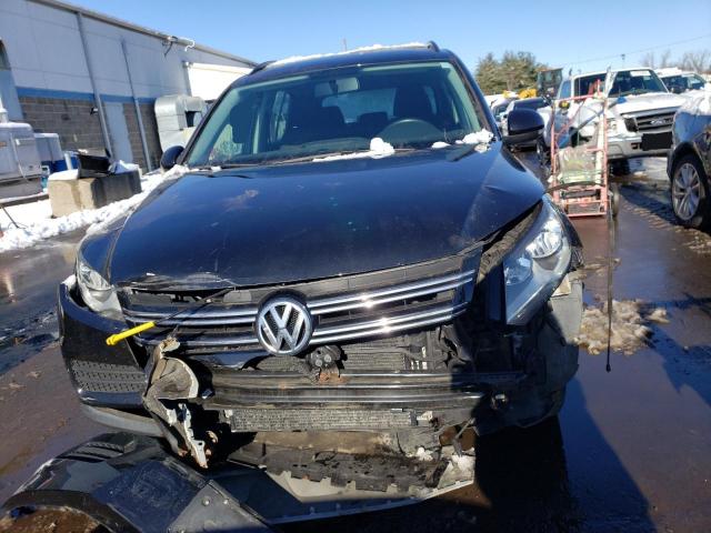 WVGBV7AX6HK052954 - 2017 VOLKSWAGEN TIGUAN S BLACK photo 5