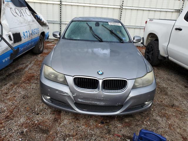 WBAPH77599NM28776 - 2009 BMW 328 I GRAY photo 5