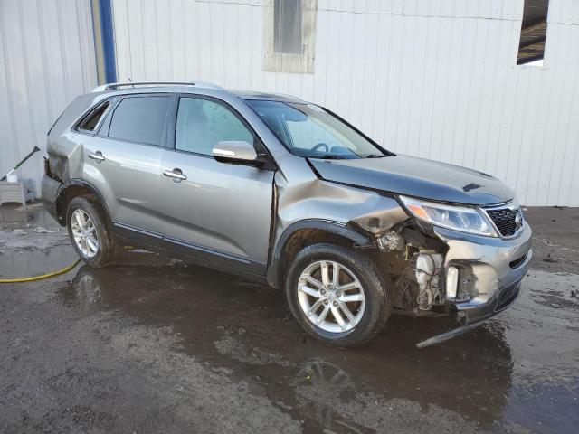 5XYKT4A62FG620684 - 2015 KIA SORENTO LX GRAY photo 4