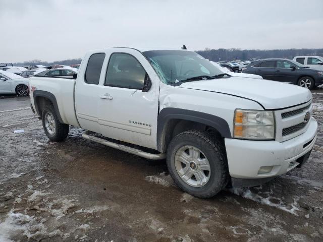 1GCSKSE34AZ110953 - 2010 CHEVROLET SILVERADO K1500 LT WHITE photo 4