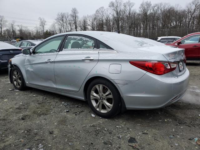 5NPEC4AC8CH364851 - 2012 HYUNDAI SONATA SE SILVER photo 2