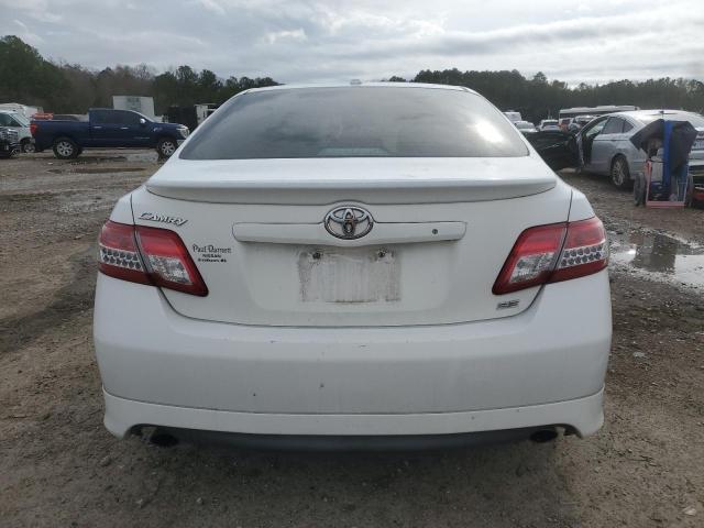 4T1BF3EK4AU534837 - 2010 TOYOTA CAMRY BASE WHITE photo 6