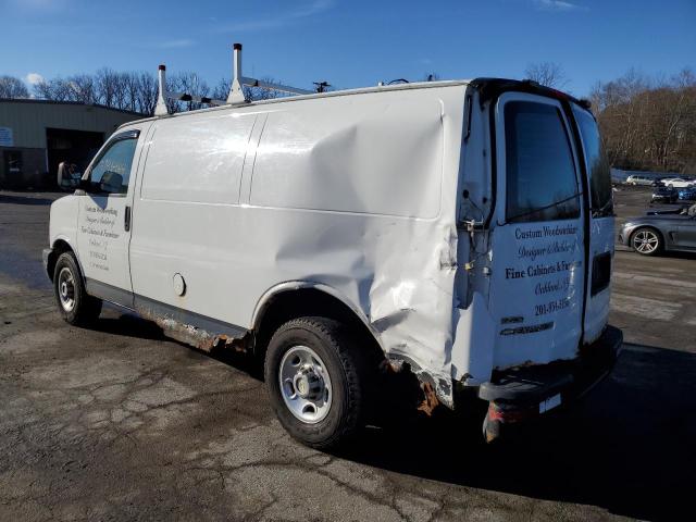 1GCZGFBA9A1175337 - 2010 CHEVROLET EXPRESS G2 WHITE photo 2