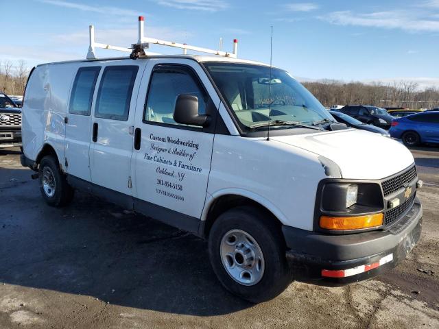 1GCZGFBA9A1175337 - 2010 CHEVROLET EXPRESS G2 WHITE photo 4